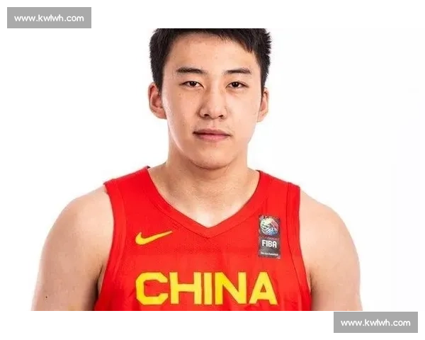 篮球中国队迎战美国队实力差距与年轻阵容成长机会全面观察 篮球中国队迎战美国队实力差距与年轻阵容成长机会全面观察